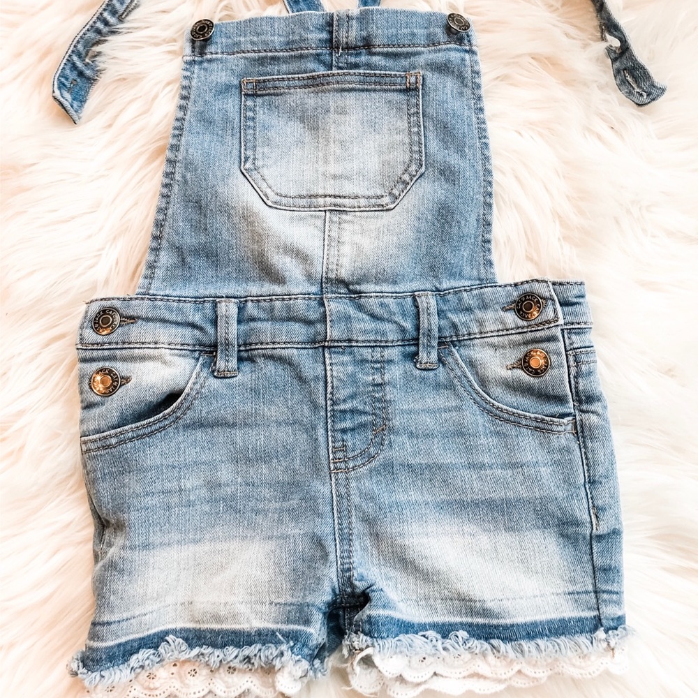 ADORABLE LITTLE GIRL SHORTS OVERALLS